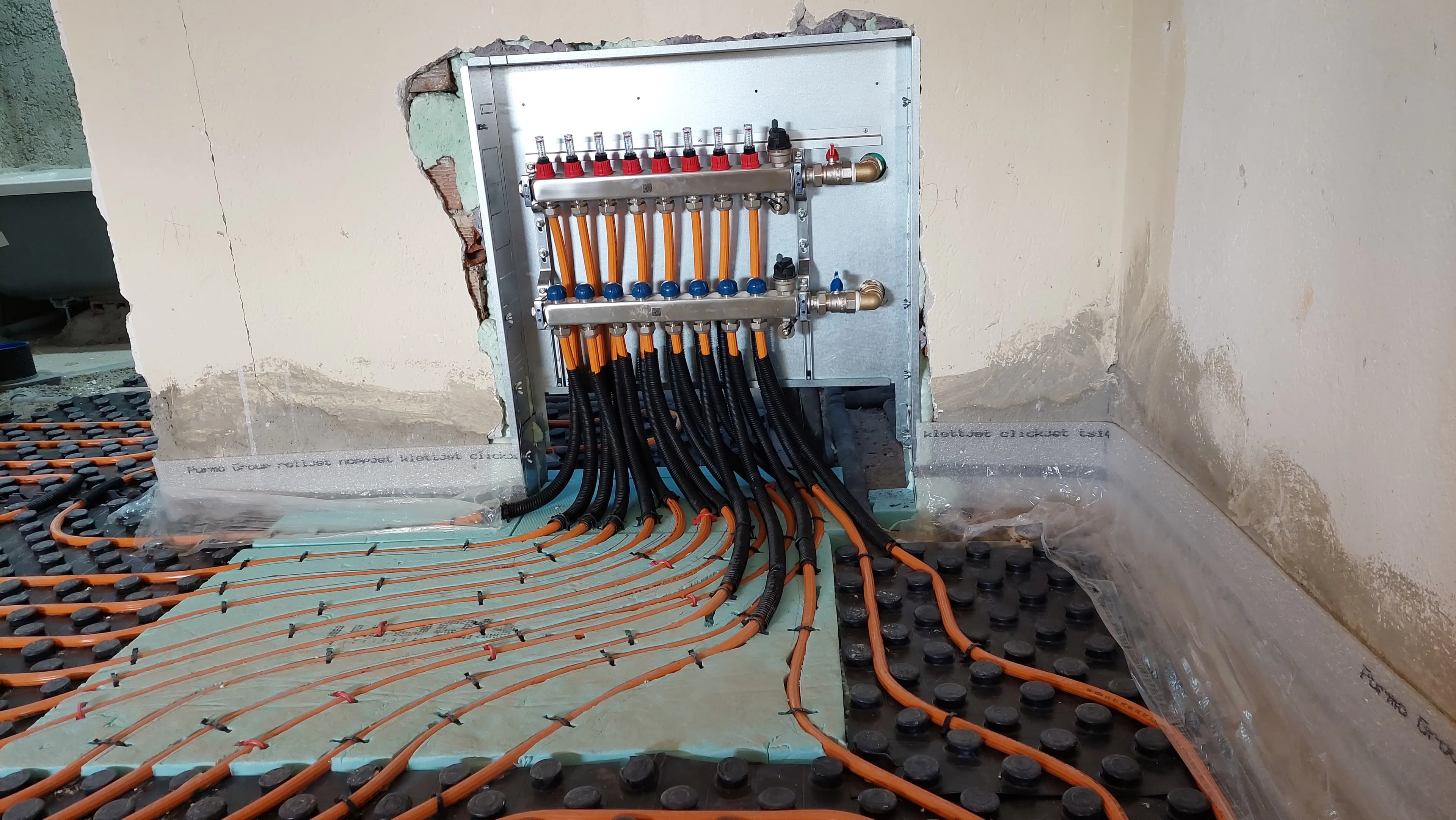 Ενδοδαπέδια Θέρμανση-Δροσισμός & Αντλία Θερμότητας: Η Βέλτιστη Λύση Ενεργειακής Αναβάθμισης στα Γρεβενά - Φωτογραφία 10