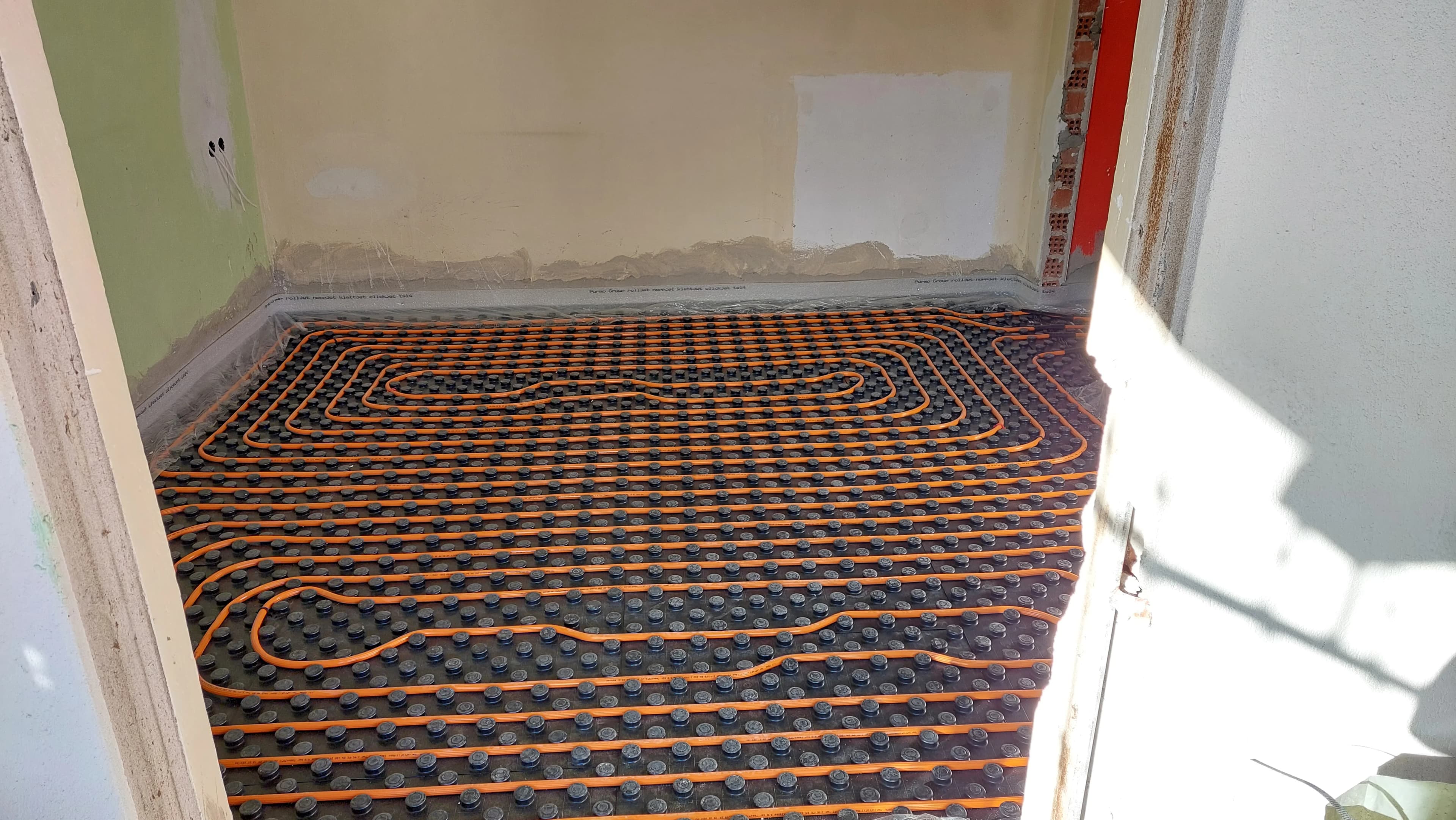 Ενδοδαπέδια Θέρμανση-Δροσισμός & Αντλία Θερμότητας: Η Βέλτιστη Λύση Ενεργειακής Αναβάθμισης στα Γρεβενά - Φωτογραφία 13