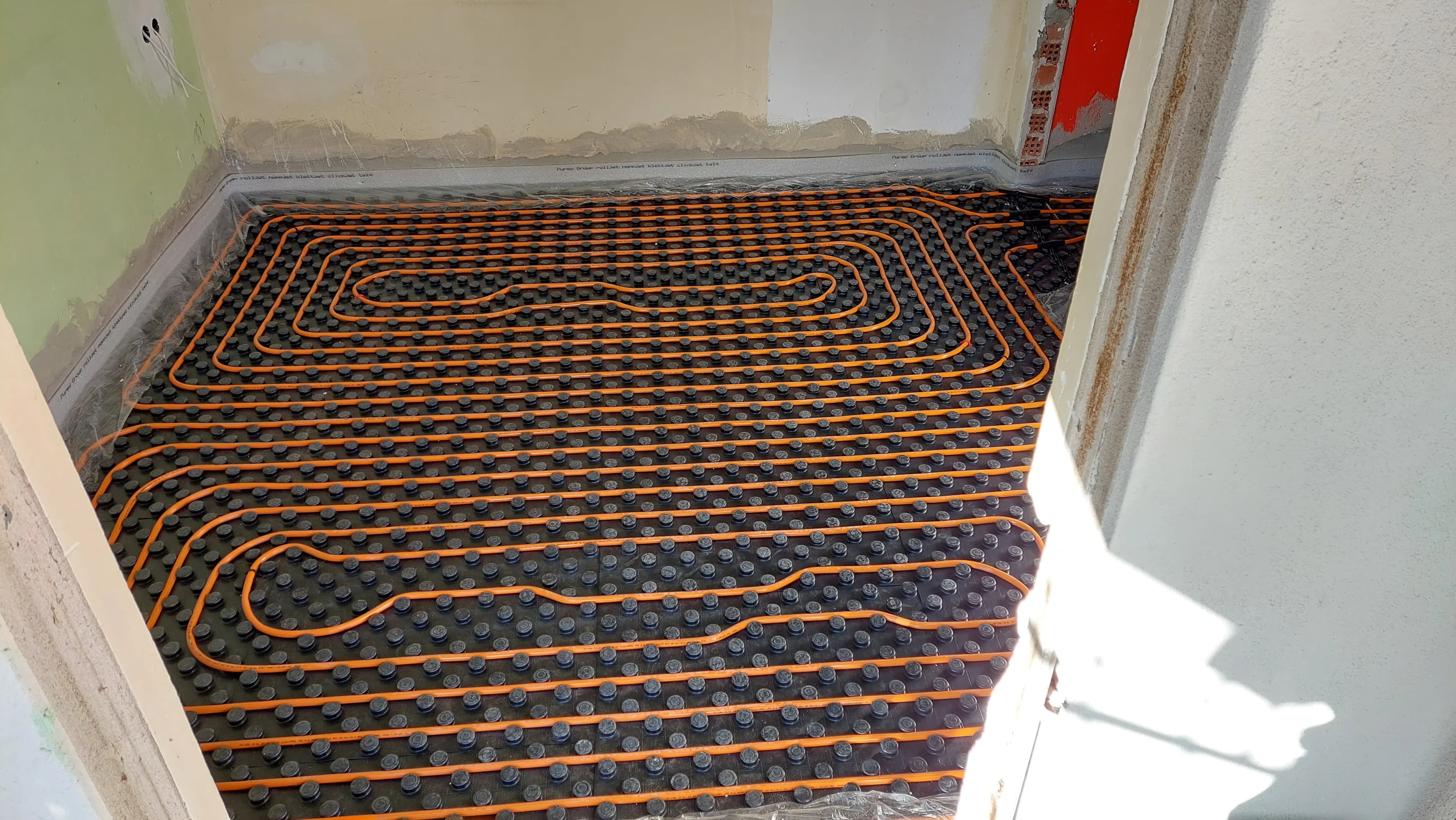 Ενδοδαπέδια Θέρμανση-Δροσισμός & Αντλία Θερμότητας: Η Βέλτιστη Λύση Ενεργειακής Αναβάθμισης στα Γρεβενά - Φωτογραφία 15