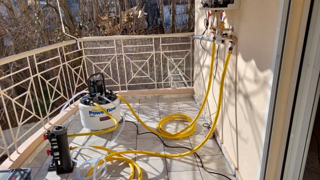 Χημικός Καθαρισμός: Η Απαραίτητη Προετοιμασία για τη Μέγιστη Απόδοση του Συστήματος Θέρμανσης